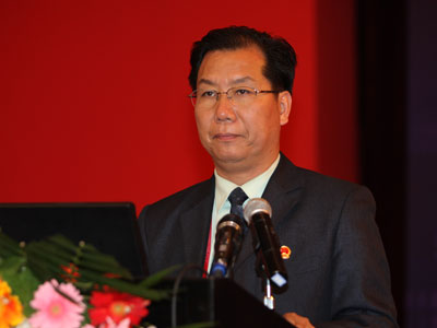 2010中国金融高峰会举行，王志伟结合经验谈看法